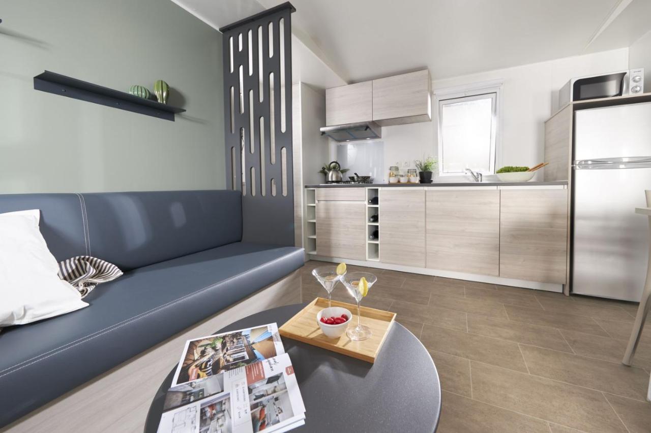 Les Chapelains Hotel Saillans  ภายนอก รูปภาพ