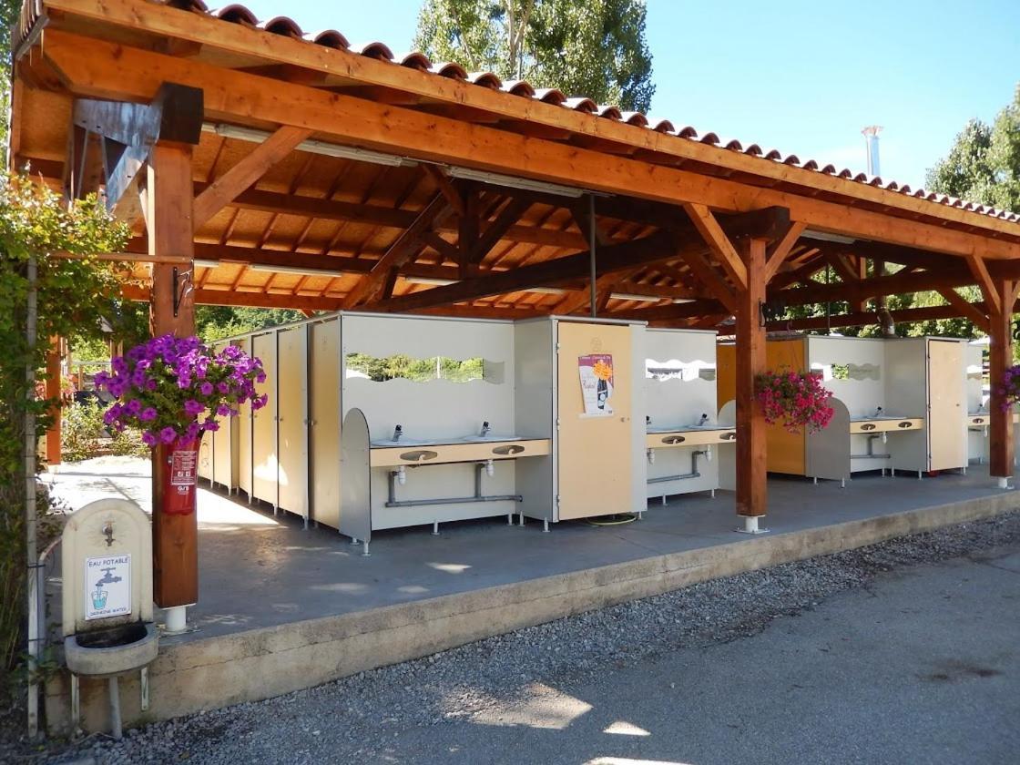 Les Chapelains Hotel Saillans  ภายนอก รูปภาพ